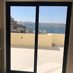 The Sea Across The Road Penthouse 5 *
