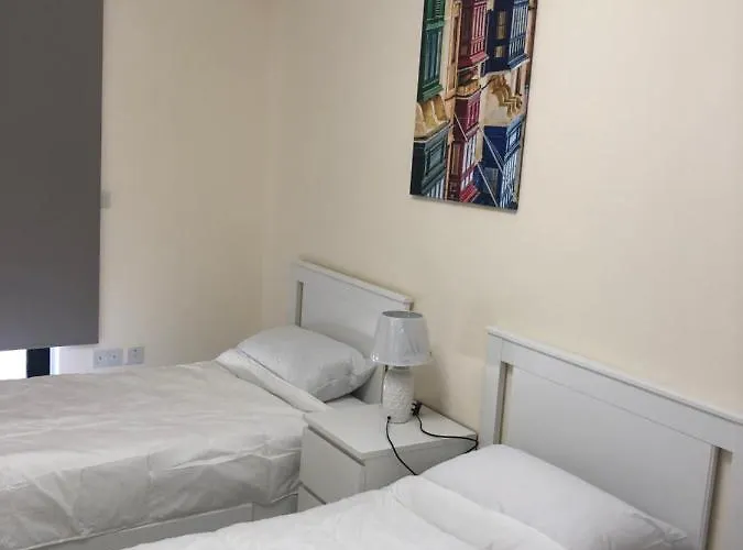 Apartament The Sea Across The Road Penthouse 5 St. Paul's Bay