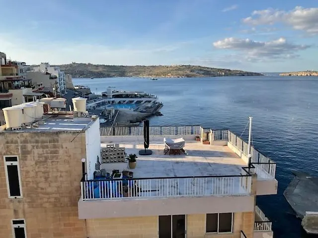 The Sea Across The Road Penthouse 5 Appartement *