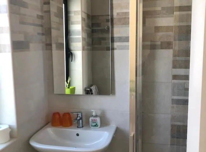 The Sea Across The Road Penthouse 5 Appartement *