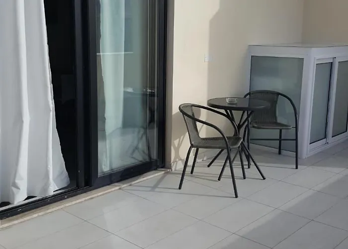 The Sea Across The Road Penthouse 5 Appartement