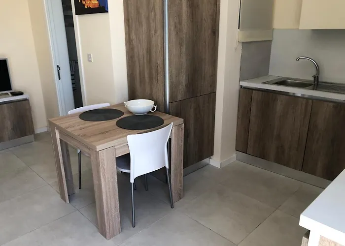 The Sea Across The Road Penthouse 5 * St. Paul's Bay